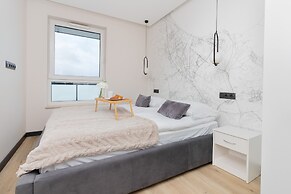 16th Floor Apartment by Renters