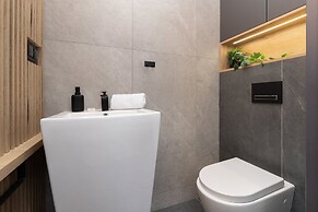 16th Floor Apartment by Renters