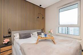 16th Floor Apartment by Renters