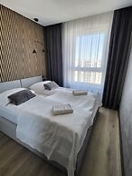 16th Floor Apartment by Renters