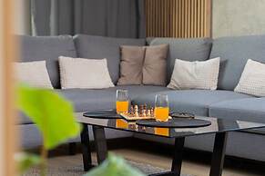 16th Floor Apartment by Renters