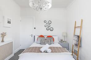 Immaculate 2-bed Apartment in Hove