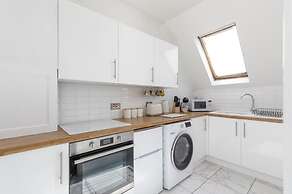 Immaculate 2-bed Apartment in Hove