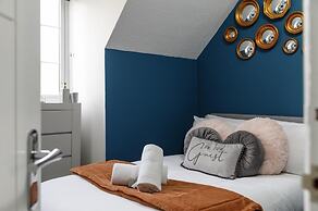 Immaculate 2-bed Apartment in Hove