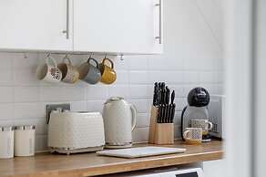 Immaculate 2-bed Apartment in Hove