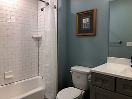 208 New Downtown Living Studio