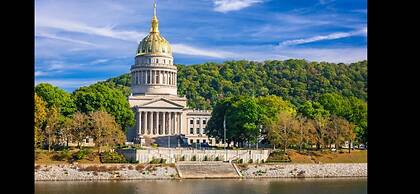 208 New Downtown Living Studio