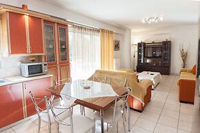 Scenic Balcony Apt in Vibrant Petralona