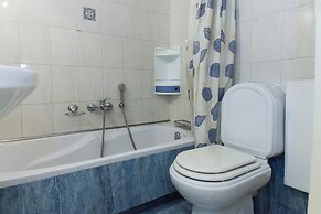 Scenic Balcony Apt in Vibrant Petralona