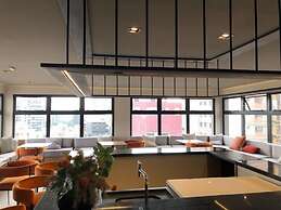 Charlie Nik Pinheiros