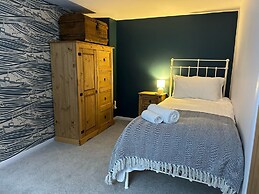 Secret Garden, 34C Clarence Street