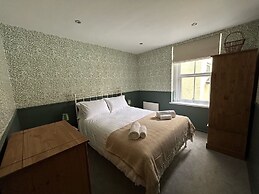 Secret Garden, 34C Clarence Street