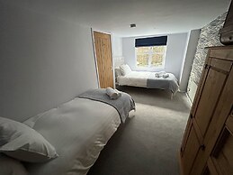 Secret Garden, 34C Clarence Street