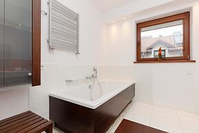 4-bedroom House in Warsaw by Renters