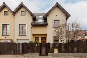 4-bedroom House in Warsaw by Renters