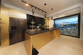 Luxury villa 360 - private heated pool