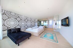 Luxury villa 360 - private heated pool