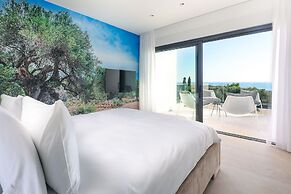 Luxury villa 360 - private heated pool