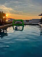 Luxury villa 360 - private heated pool