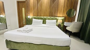 Hotel ELite Millennium City Gurgaon