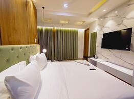 Hotel ELite Millennium City Gurgaon