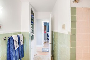 Renovated Chatham Home ~ Half Mi to Downtown!
