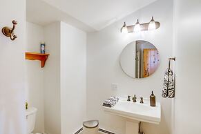 Renovated Chatham Home ~ Half Mi to Downtown!