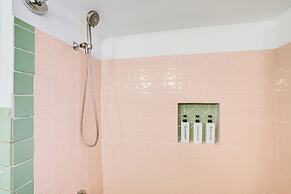 Renovated Chatham Home ~ Half Mi to Downtown!