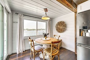 Luxe Waterfront Lake Fenton Home: Decks & Fire Pit