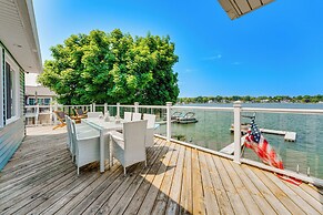 Luxe Waterfront Lake Fenton Home: Decks & Fire Pit