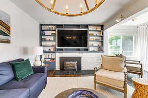 Luxe Waterfront Lake Fenton Home: Decks & Fire Pit