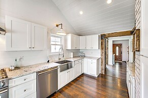 Luxe Waterfront Lake Fenton Home: Decks & Fire Pit