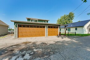 Luxe Waterfront Lake Fenton Home: Decks & Fire Pit