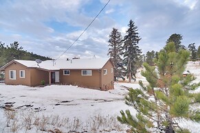 6 Mi to Staunton State Park: Conifer Home w/ Deck