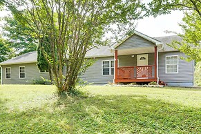 Pet-friendly Emerald Lake Retreat in Charlestown!