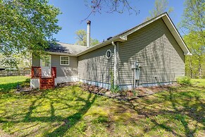 Pet-friendly Emerald Lake Retreat in Charlestown!