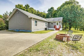 Pet-friendly Emerald Lake Retreat in Charlestown!