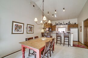 Mammoth Lakes Condo: Walk to Village & Gondola!