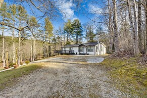 Luxe Highlands Haven w/ Fire Pit + Hot Tub!