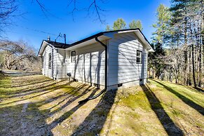 Luxe Highlands Haven w/ Fire Pit + Hot Tub!