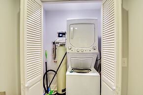 Luxe Highlands Haven w/ Fire Pit + Hot Tub!