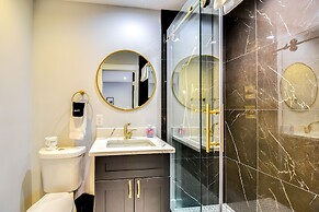 Luxe Highlands Haven w/ Fire Pit + Hot Tub!