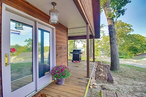 Dock, Views & Grill: Spacious Grand Lake Lodge