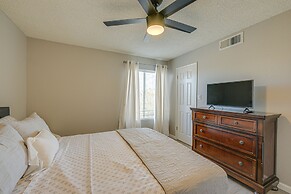 Cozy Fresno Condo w/ Balcony & Pool Access