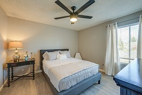 Cozy Fresno Condo w/ Balcony & Pool Access