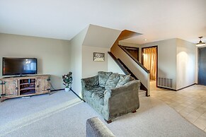 Cecil Vacation Rental: Walk to Shawano Lake!