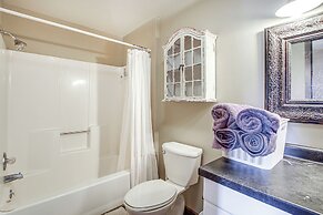 Cecil Vacation Rental: Walk to Shawano Lake!