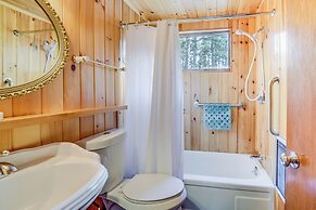 Charming Tamworth Cabin w/ Grill & Fireplace