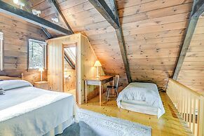 Charming Tamworth Cabin w/ Grill & Fireplace