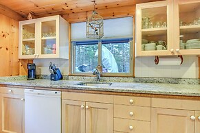 Charming Tamworth Cabin w/ Grill & Fireplace